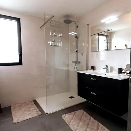 T3 Lumineux Sans Vis A Vis A 2 Pas Du Centre... Apartment *